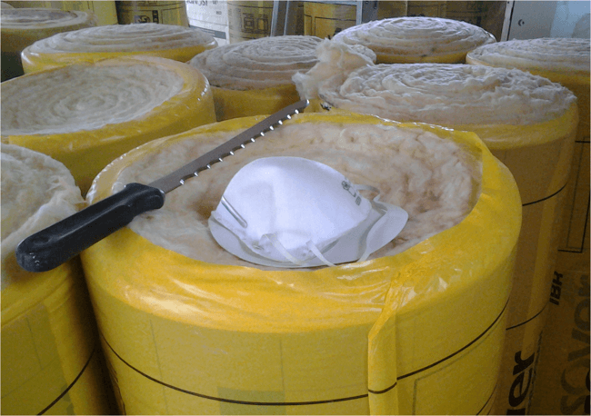 laine de verre en rouleau avec couteau pour la découpe